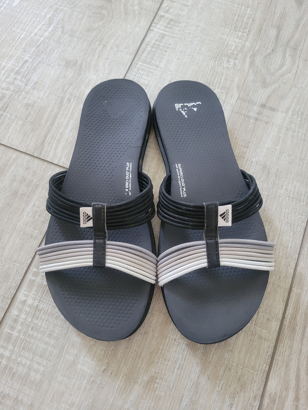 Adidas Supercloud Plus slides Size 5